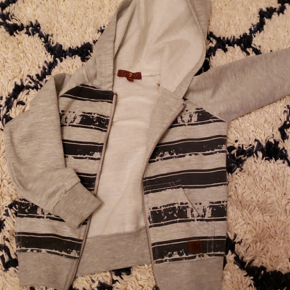 Toddler Boys Bundle 18-24 months - Picture 4 of 8